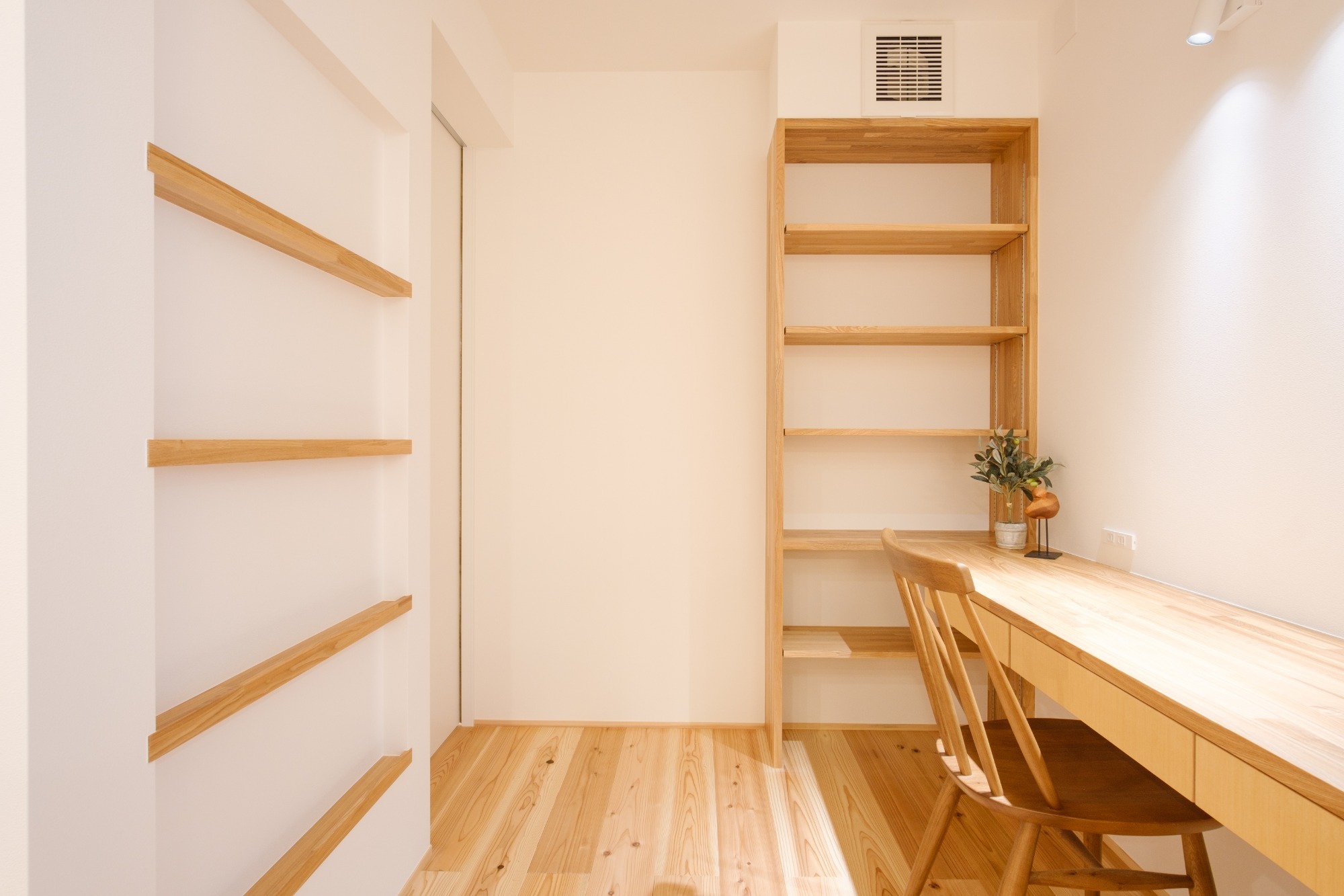 小山の家